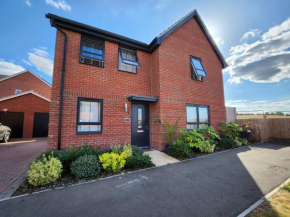 FREE Parking, Long & Short Stay, New Comfortable Beds!
